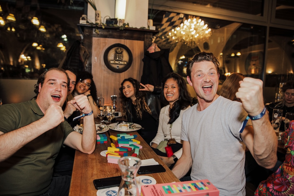 Engagement op een zakelijk evenement