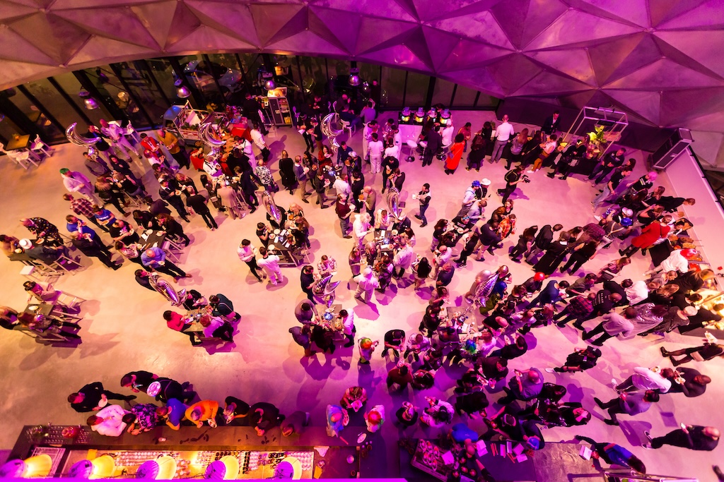 Standing dinner (bij de catering van een zakelijk event)
